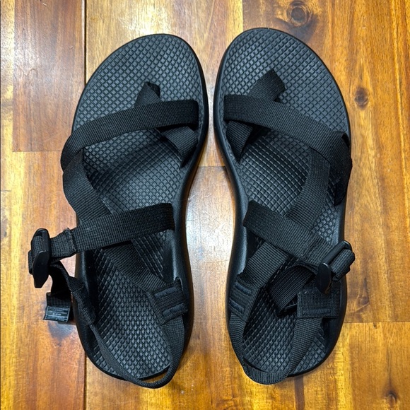 Chaco Black Women's Sandals - Picture 1 of 2
